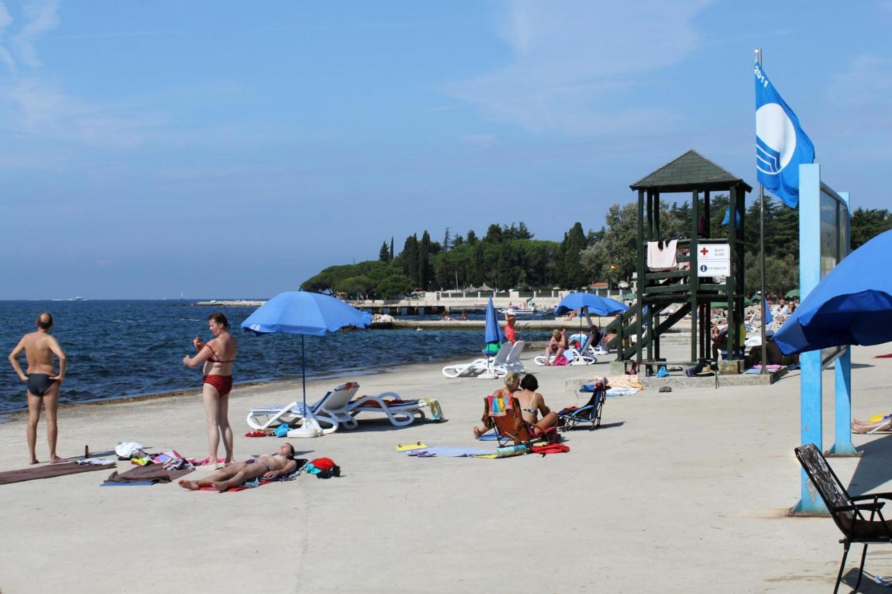 Apartments With A Parking Space Porec - 13927 エクステリア 写真