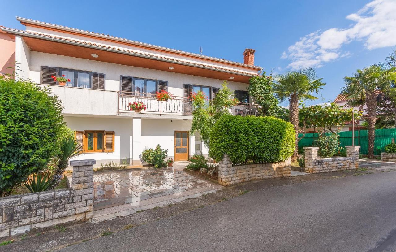 Apartments With A Parking Space Porec - 13927 エクステリア 写真