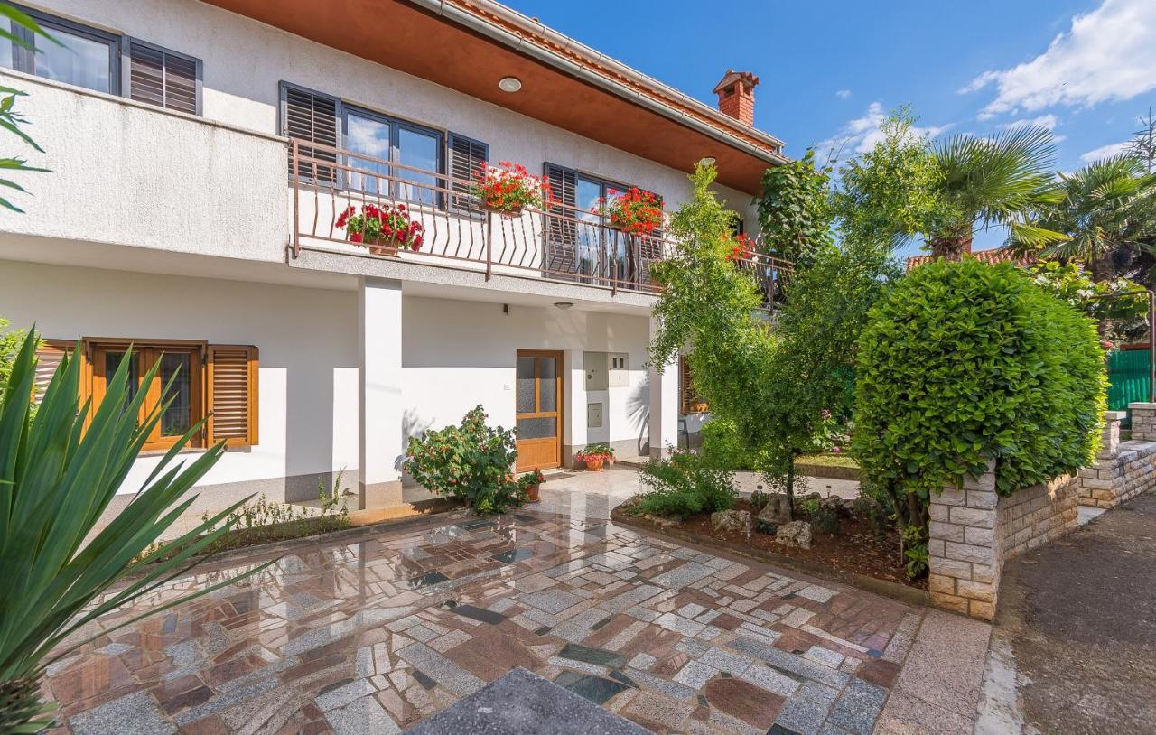 Apartments With A Parking Space Porec - 13927 エクステリア 写真